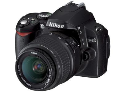 NIKON D40 černý + 18-55 + Dalekohled