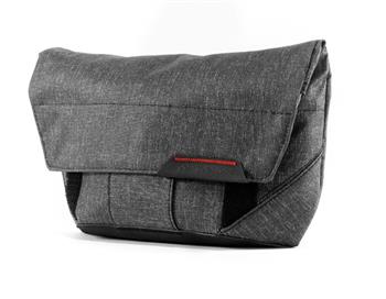 Peak Design Field Pouch - kapsa tmavě šedá (Charcoal) v1