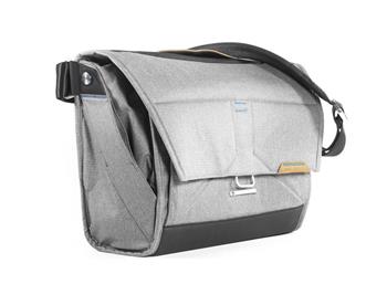 Peak Design The Everyday Messenger 13" - brašna světle šedá (Ash) - rozbaleno